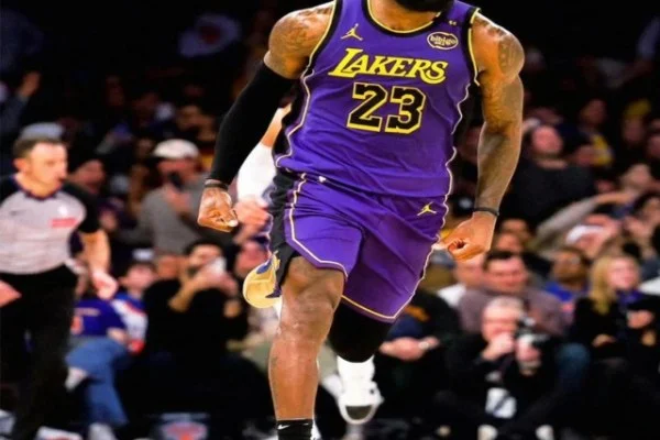NBA常规赛湖人对太阳 詹姆斯与杜兰特老将对决关键走势深度分析